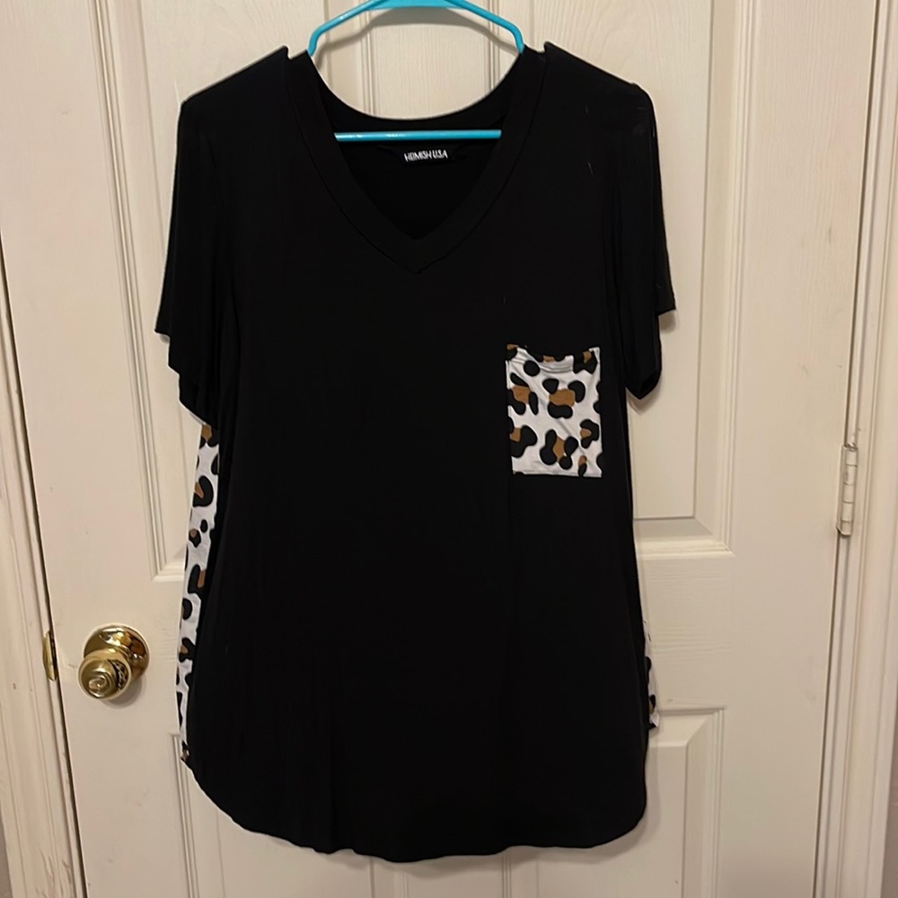 HEIMISH USA Black Short Sleeve V-Neck Tee with Leopard Print Pocket